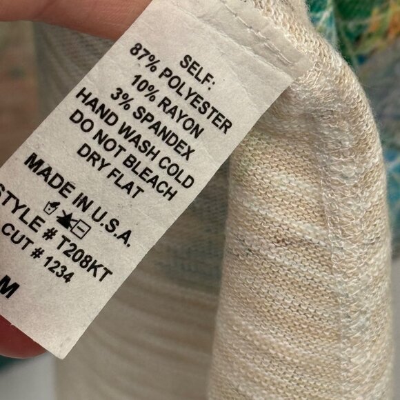 Inoah Women's size Medium Tunic Top art to wear 1/2 sleeve knit rayon blend - Picture 3 of 10